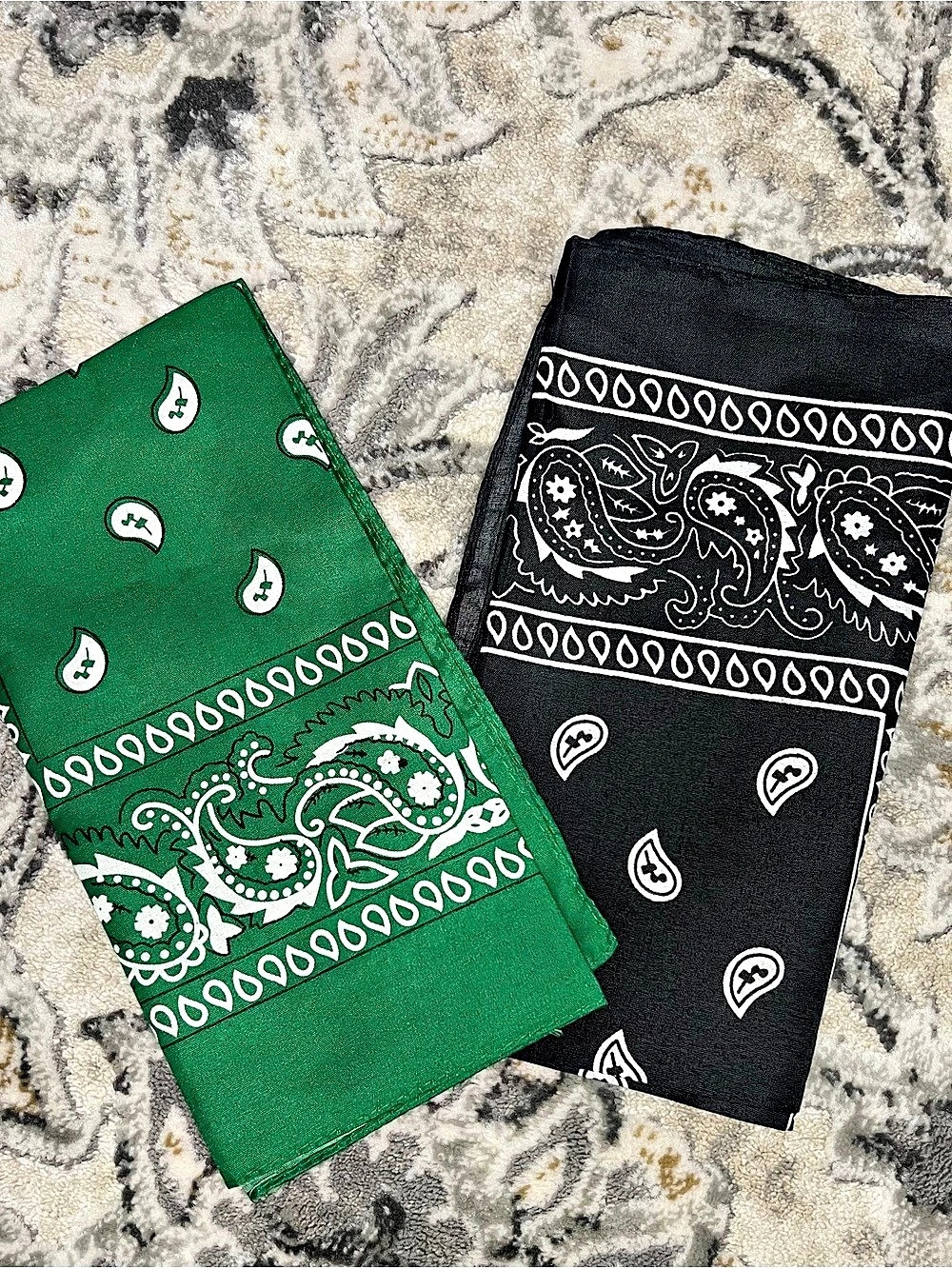 Paisley Bandana Set Paisley Print Scarves in Green & Black Like New